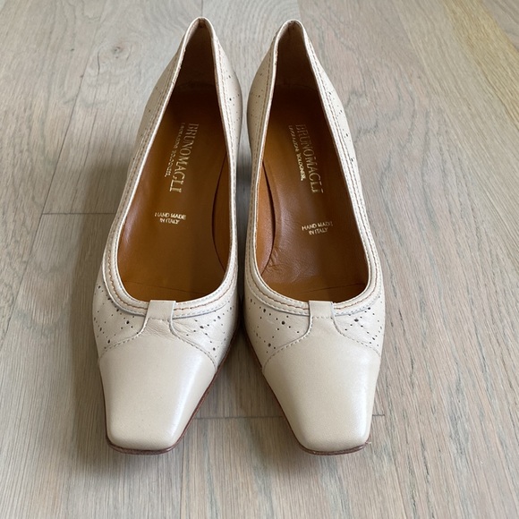 Bruno Magli Italian Pumps - Picture 4 of 9